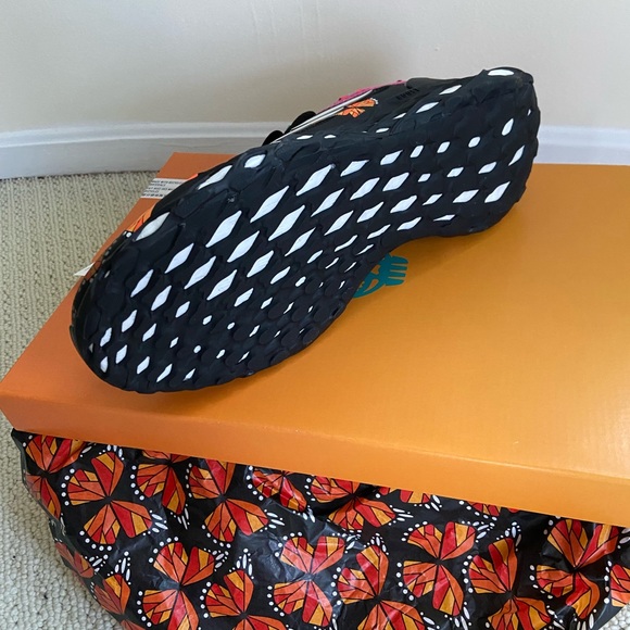 Adidas Día De Los Muertos shoes, brand new still in box - Picture 4 of 4